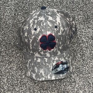 Very Rare NWT’s Black Clover Fitted Golf  Digital Camo Hat.